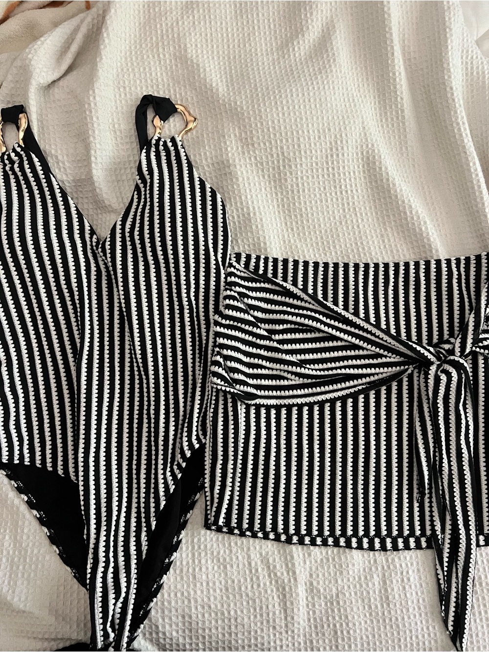 SHEIN Black and White Striped One-Piece Swimsuit with Side Tie